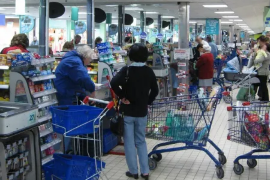 Inflazione al 4,2%, la batosta autunnale sulle famiglie italiane tra bollette, carburanti e alimentari