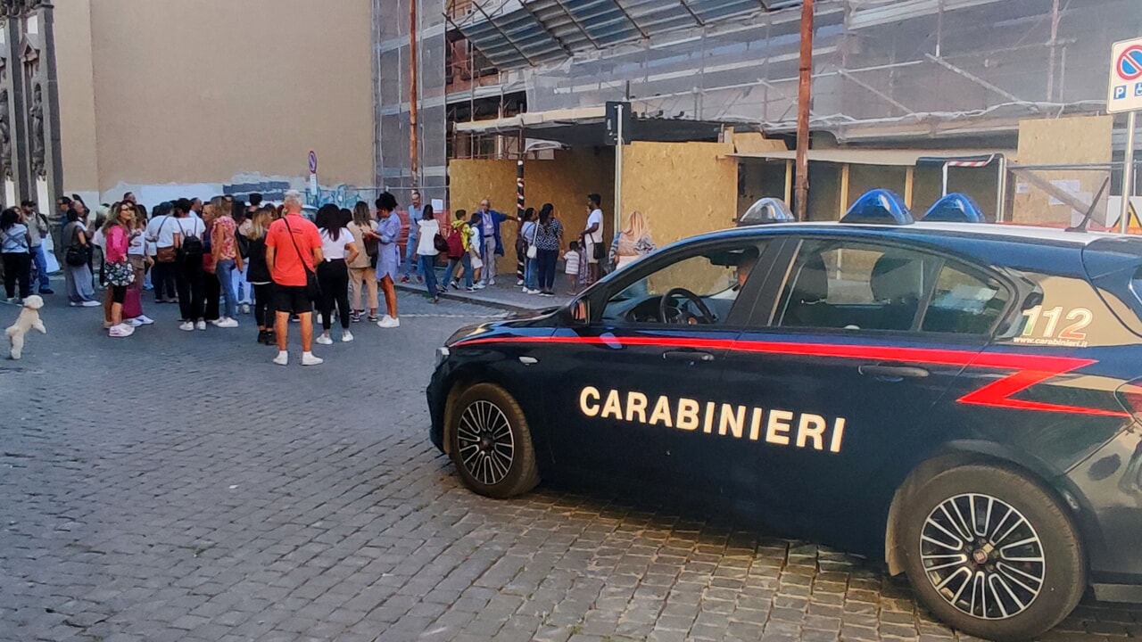 Piazzale Medaglie d'Oro a Ferrara, dove tre minorenni hanno tentato di rapinare due studenti prima di entrare a scuola
