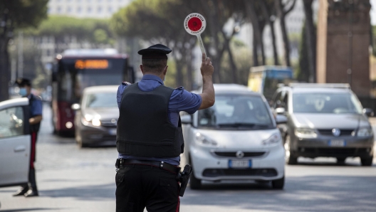 nuovo codice della strada primo via libera del cdm multe leggermente pi249 basse patente e libretto sul telefono rinnovi pi249 lunghi cosa cambia e quando entra in vigore da Urbanpost.it nuovo codice della strada primo via libera del cdm multe leggermente pi249 basse patente e libretto sul telefono rinnovi pi249 lunghi cosa cambia e quando entra in vigore