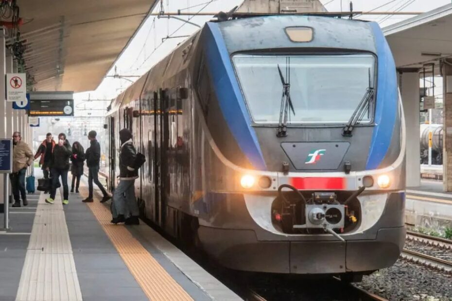 Sciopero generale il 2 ottobre 2026: si fermano treni, scuola e sanità in tutta Italia