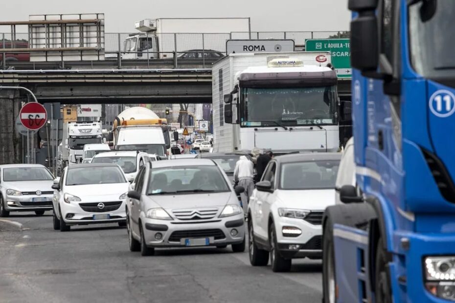 Bollo auto, la proposta di Fratelli d'Italia per estendere l'esenzione fino a 160 kW alle famiglie numerose