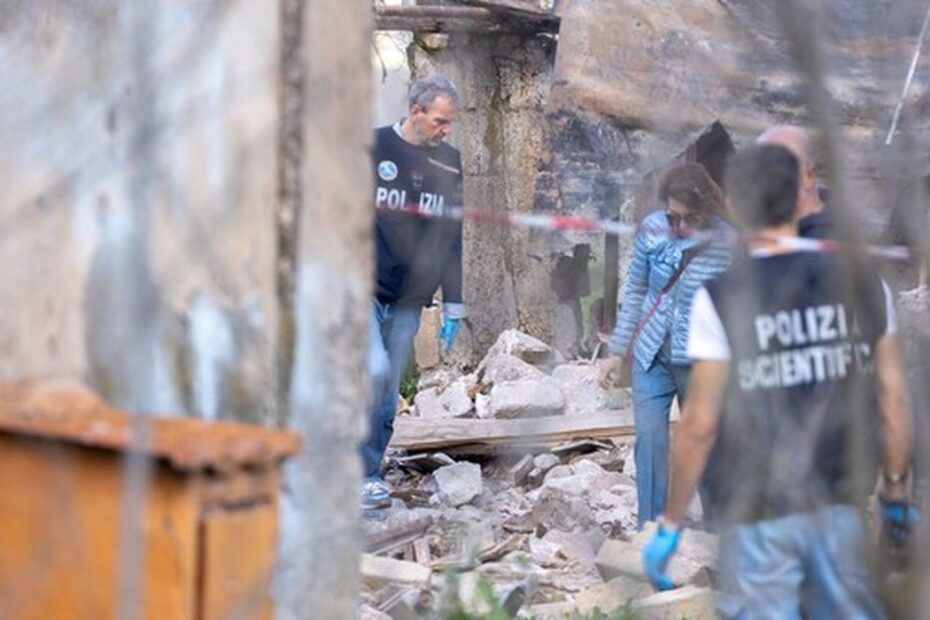 La Questura di Roma, dove la Digos ha condotto le indagini sull'arresto dell'anarchico accusato di terrorismo