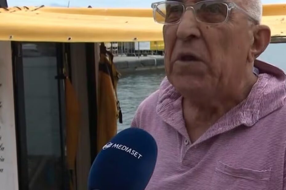 Benedetto Vasile, 87 anni, che ogni giorno pulisce gratuitamente una spiaggia libera di Porto Venere