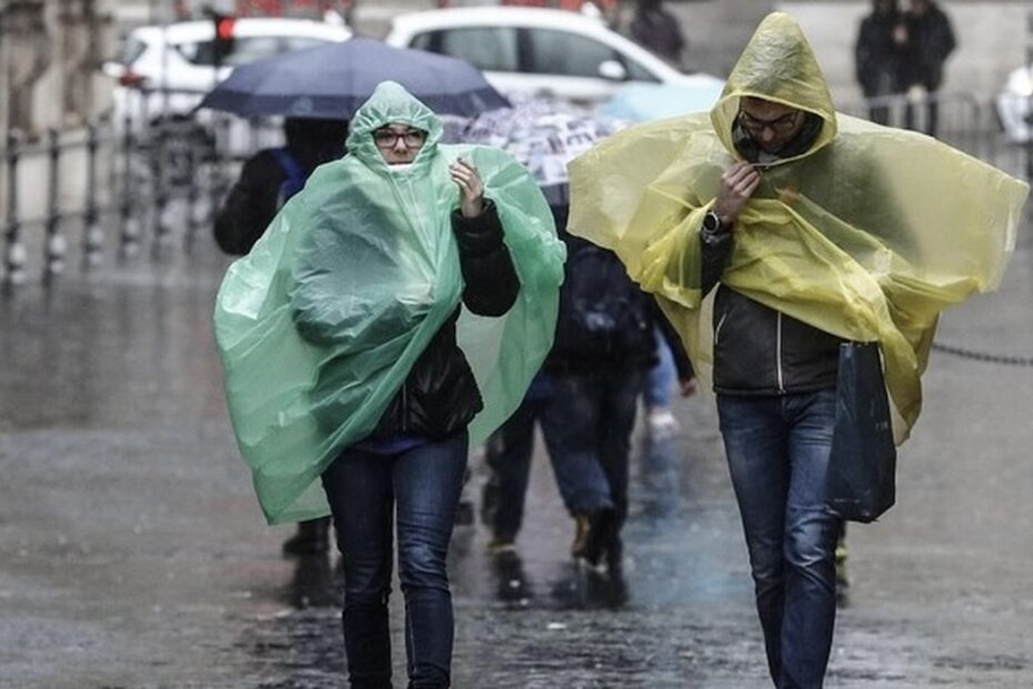 Nuvole scure e temporali sull'Italia: tre perturbazioni in meno di 48 ore secondo le previsioni di Giuliacci