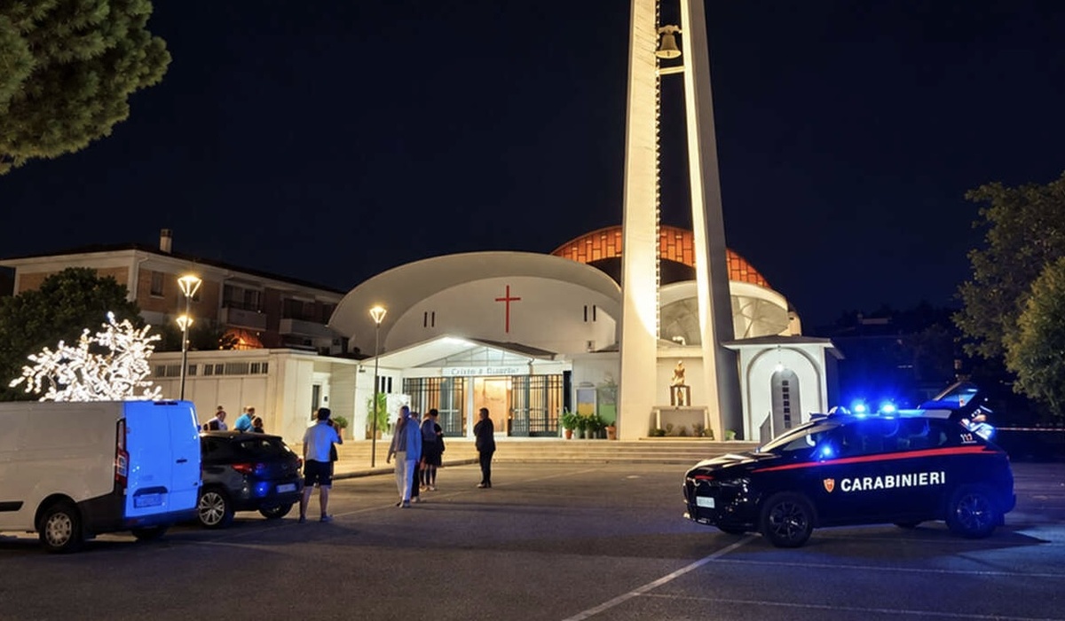 arezzo bomba da mortaio della seconda guerra mondiale trovata nell8217aiuola davanti alla chiesa di san marco alla sella durante la festa parrocchiale da Urbanpost.it arezzo bomba da mortaio della seconda guerra mondiale trovata nell8217aiuola davanti alla chiesa di san marco alla sella durante la festa parrocchiale