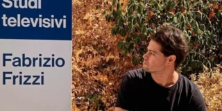 Il figlio di Simona Ventura (e Bettarini) debutta in Rai: "Vi aspetto"