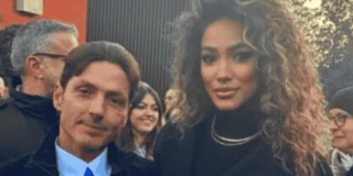 Pier Silvio Berlusconi e Samira Lui insieme durante un evento Mediaset