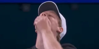 Jannik Sinner eliminato torneo oggi