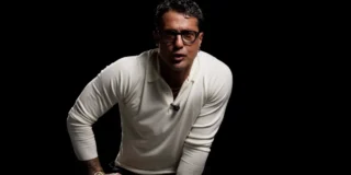 Nell'ultima puntata di Falsissimo, Corona va contro Mediaset: “Mi vogliono spegnere” – è scontro totale