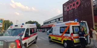 San Vincenzo, tentativo di accoltellamento davanti alla Coop: agente spara e ferisce l’aggressore
