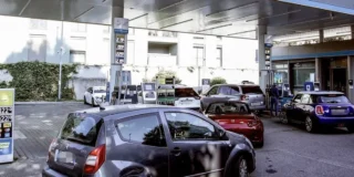 Carburanti, anche Q8 introduce il tetto ai prezzi dal 1° ottobre dopo Eni e Ip