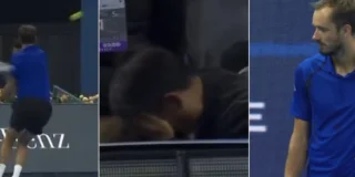 Daniil Medvedev durante la semifinale contro Novak Djokovic all'Atp 500 di Pechino, conclusa con la sua squalifica
