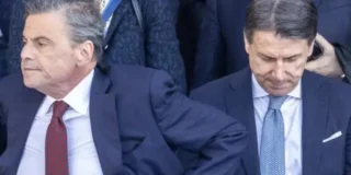 Carlo Calenda e Giuseppe Conte durante una cerimonia per l'anniversario della fondazione della Polizia
