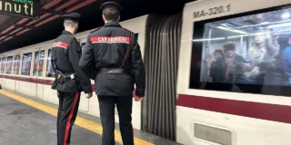 L'ingresso della fermata Ca' Granda della metropolitana M5 a Milano, dove due donne sono state aggredite e derubate delle collane d'oro